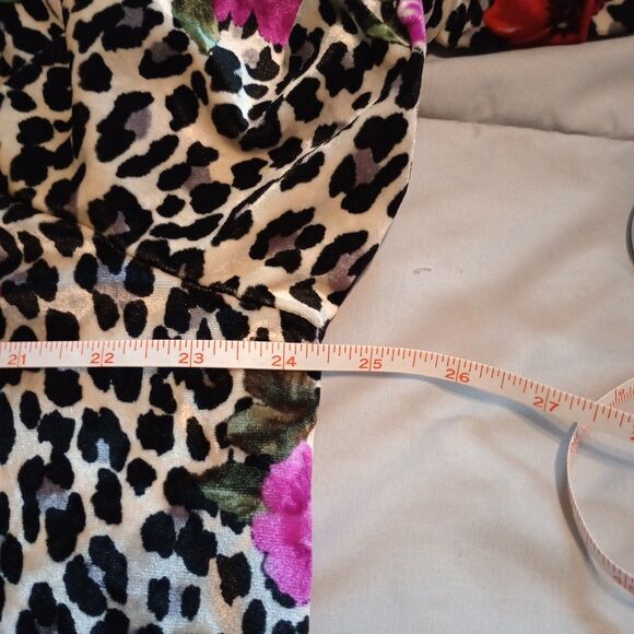 2 PC Sofia Vegara Intimates PJ Set XL (16-18) Black Pink Floral Print. - Picture 5 of 12